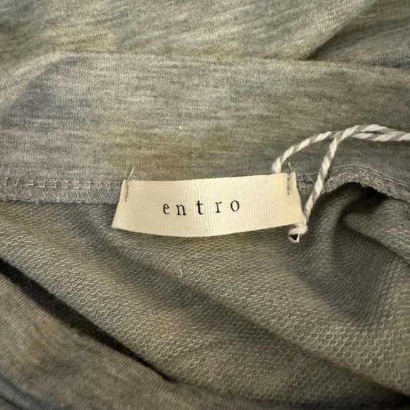 Entro Large Solid Gray Mockneck w/Ruffles Long Sleeve Pullover Sweater - EUC - Picture 3 of 4